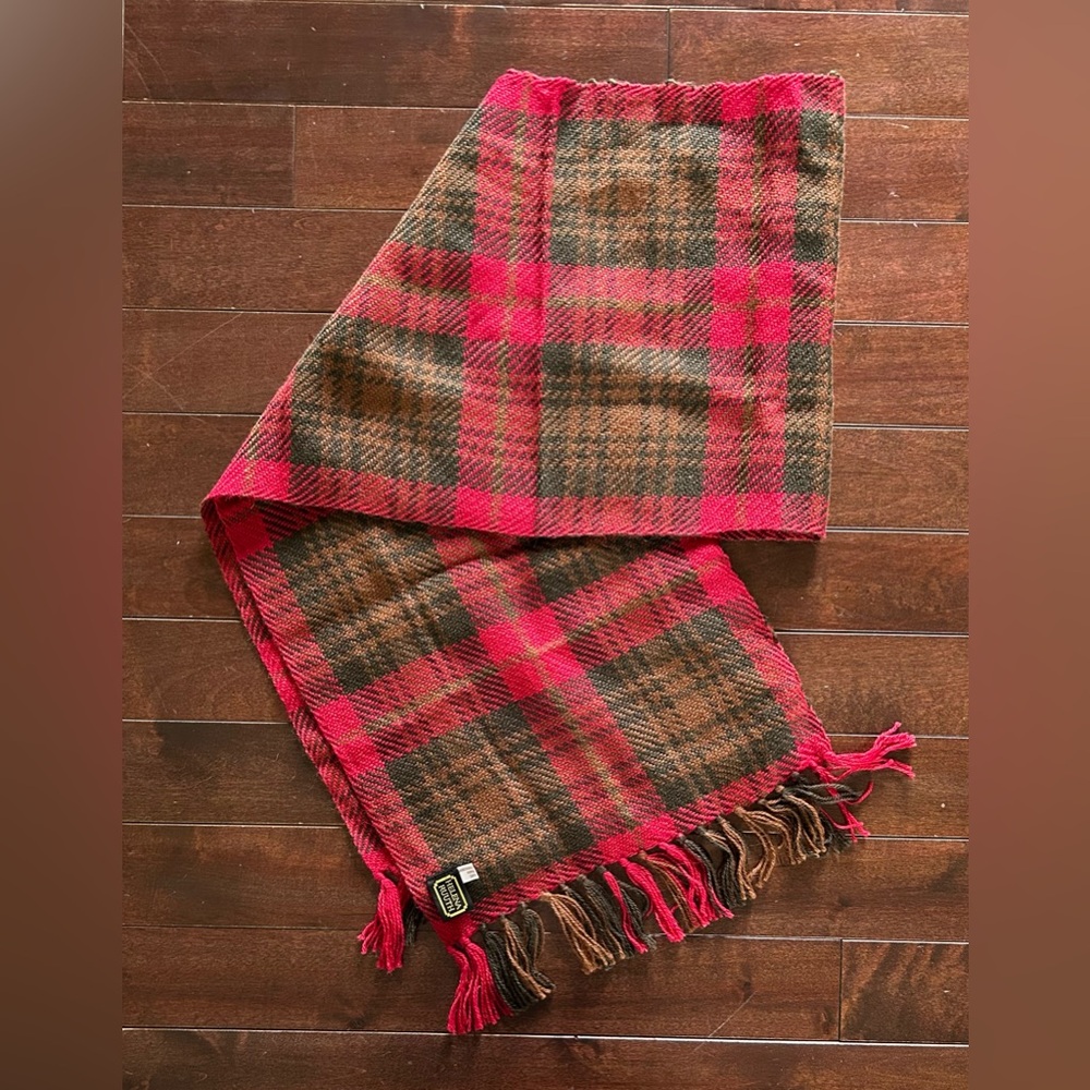 Helena Ruuth of Ireland Handmade scarf